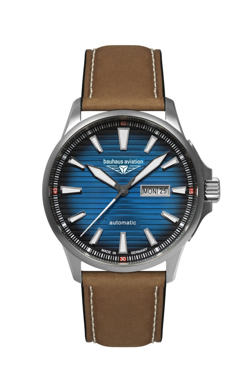 HAU, Bauhaus Aviation Iron Annie Automatik DayDate Cal. 8205 21 Jew., Titanium case 42mm, Sapphire c